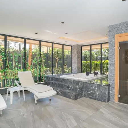 Square Light Residence, With Pool In The Location Of Appartamento Alanya