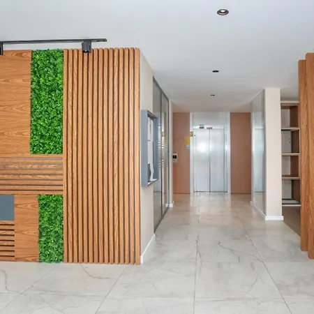 Square Light Residence, With Pool In The Location Of 알란야